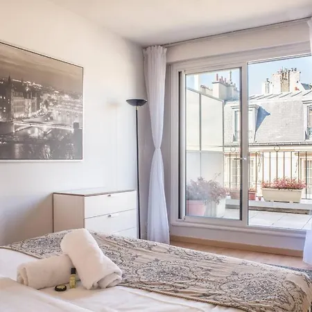 Guestready - Scenic Eiffel Tower View In 16th Arr. Daire Paris